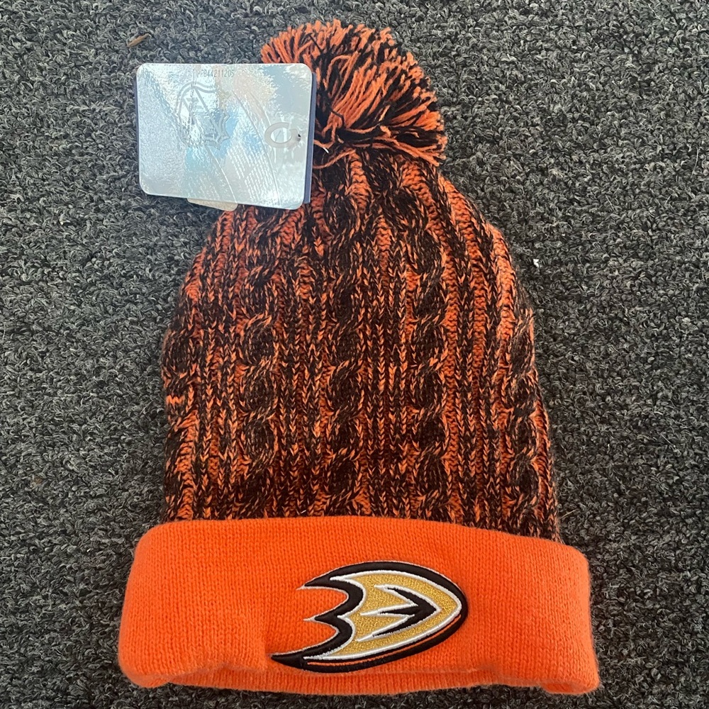 UNISEX Anaheim ducks orange black beanie never worn new with tags